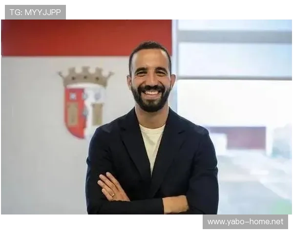 从活泼队友到严肃教练 阿莫林的蜕变与成长